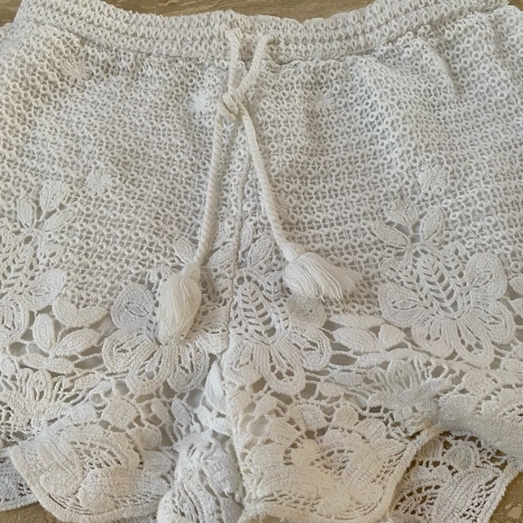 Y2K 90”s Victorian Romantic Abercrombie and Fitch white crochet shorts size S - Picture 9 of 12